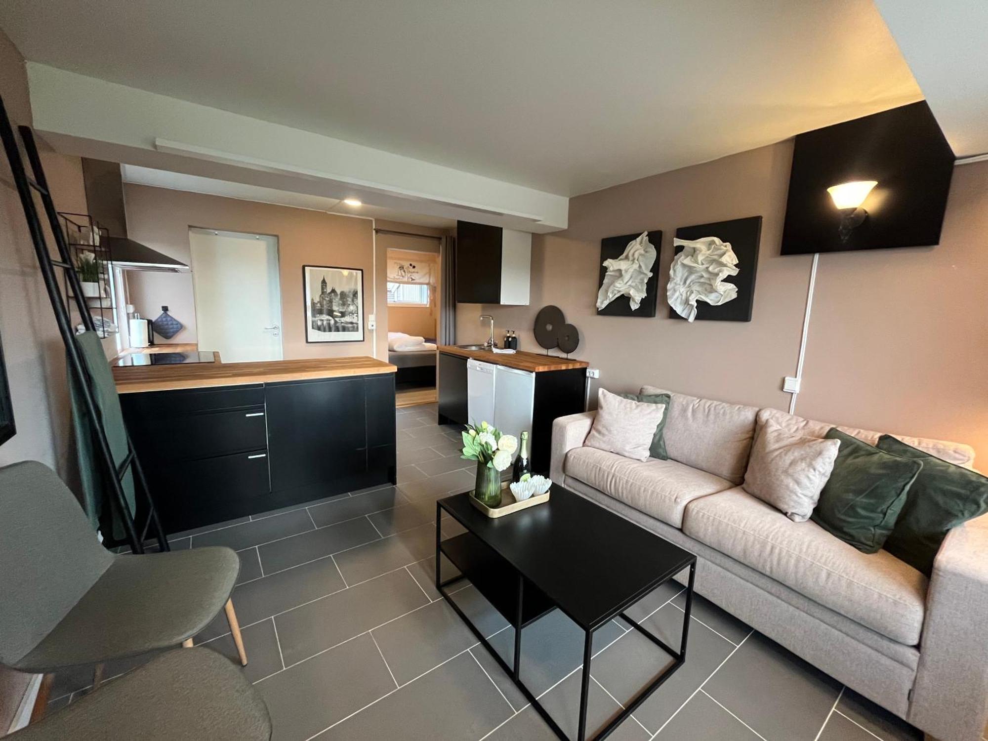 Five Apartments - Boutique ทรอมโซ ภายนอก รูปภาพ